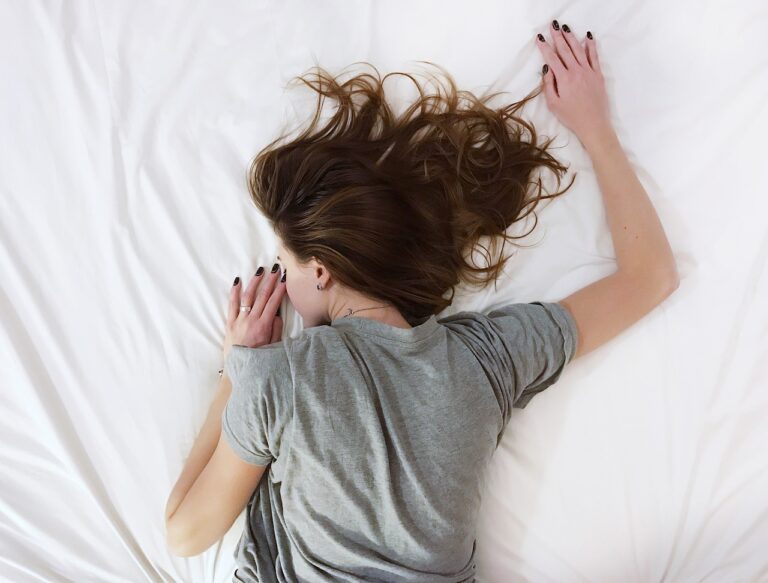Schlafen wie ein Bauchschläfer: Tipps für eine erholsame Nacht